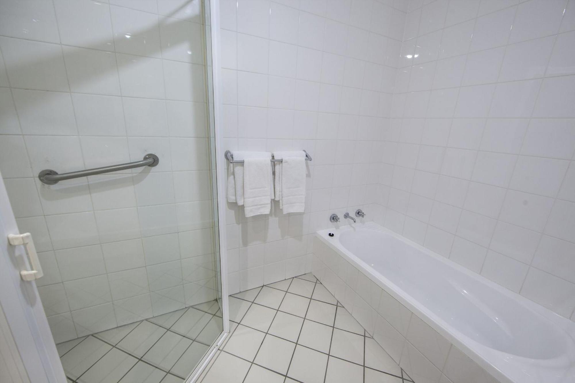 Redhill Cooma Motor Inn Eksteriør billede