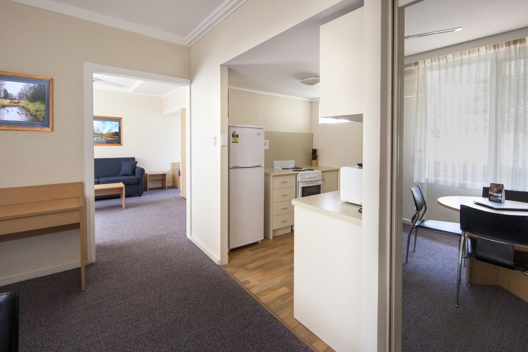 Redhill Cooma Motor Inn Eksteriør billede