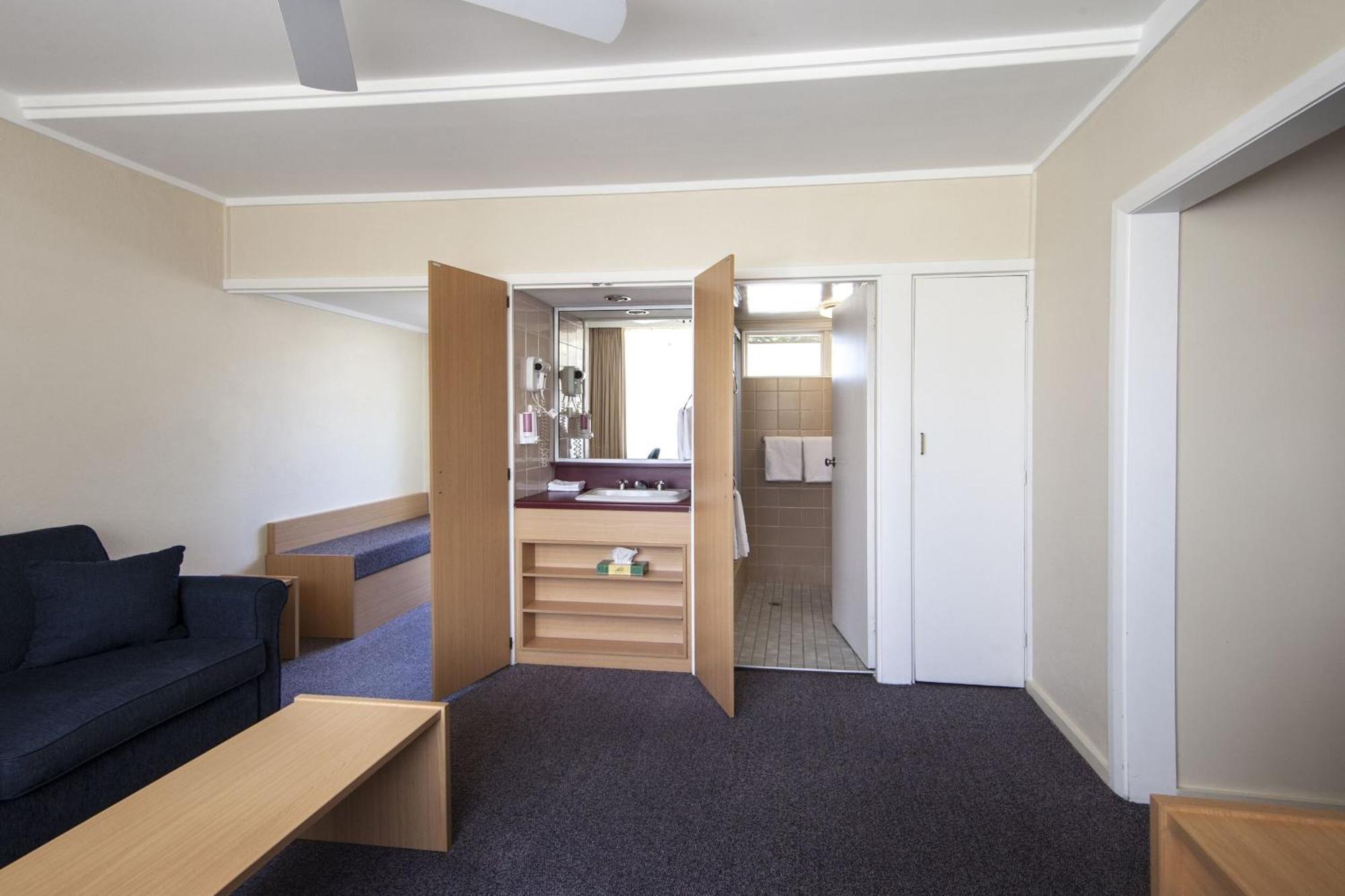 Redhill Cooma Motor Inn Eksteriør billede