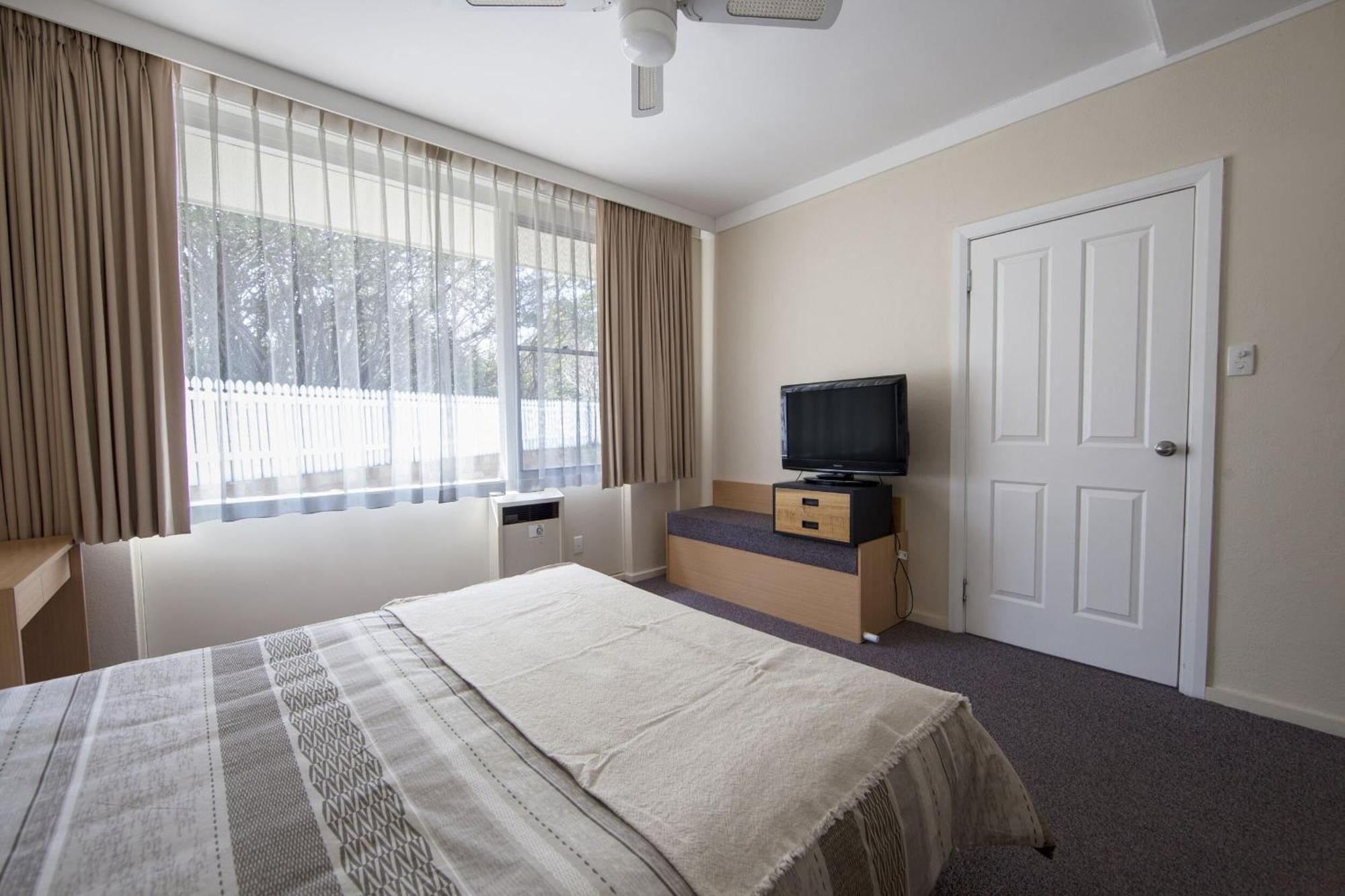 Redhill Cooma Motor Inn Eksteriør billede