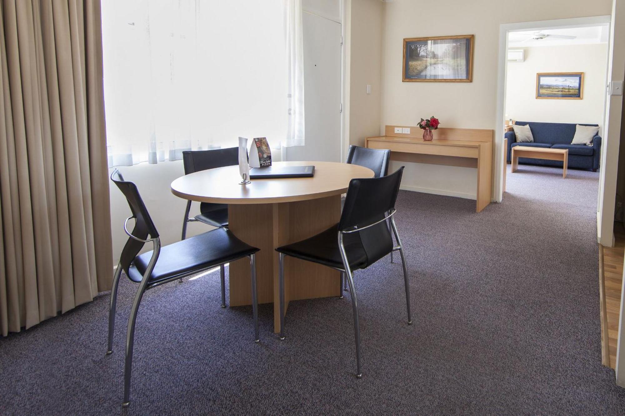 Redhill Cooma Motor Inn Eksteriør billede