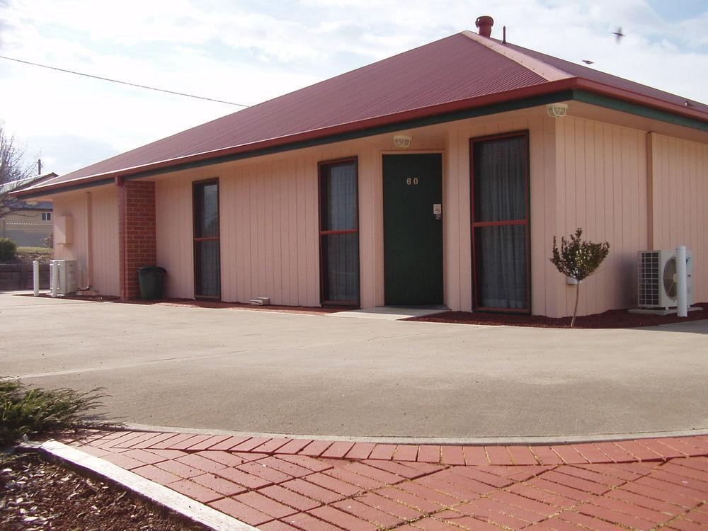 Redhill Cooma Motor Inn Eksteriør billede