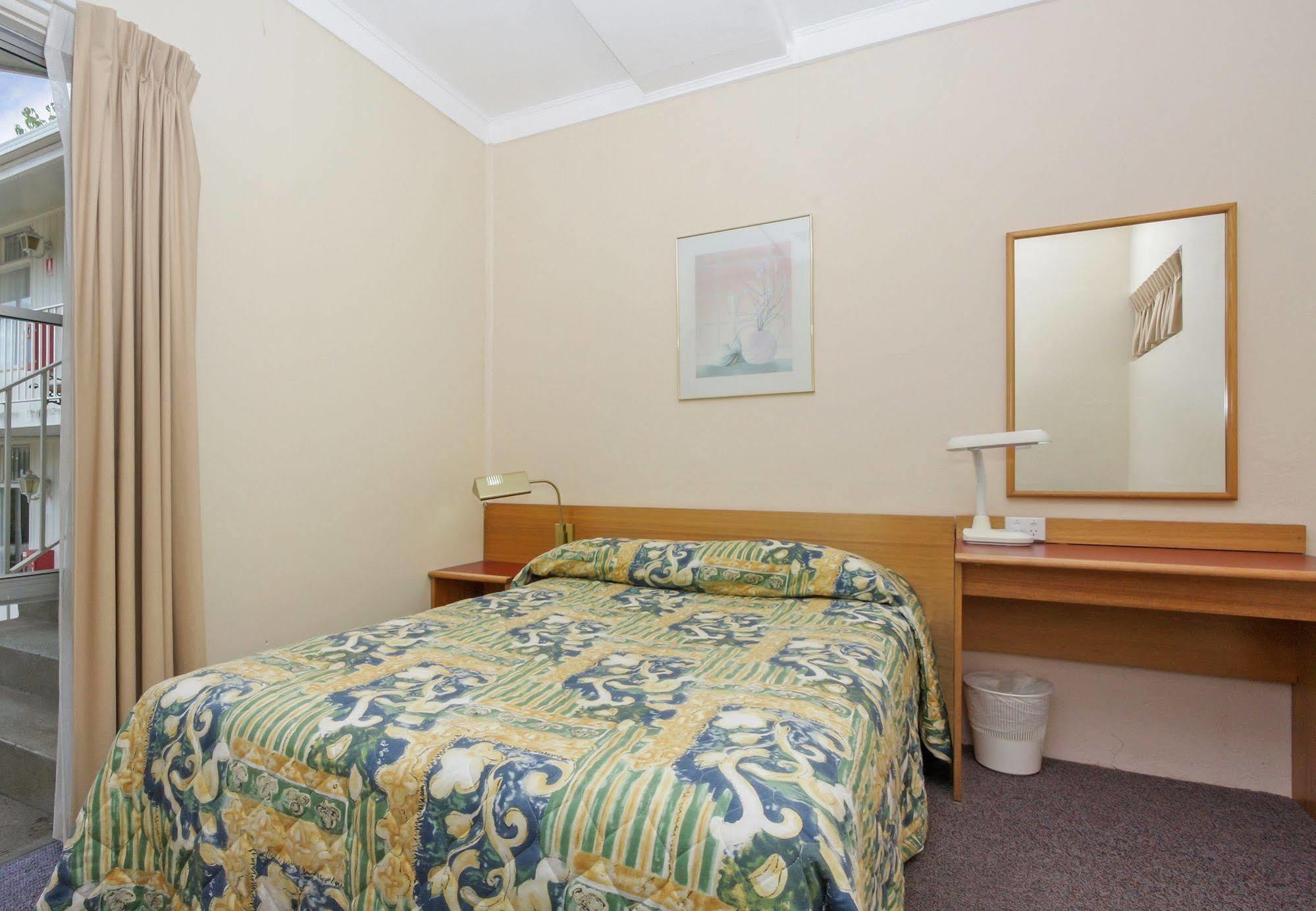 Redhill Cooma Motor Inn Eksteriør billede