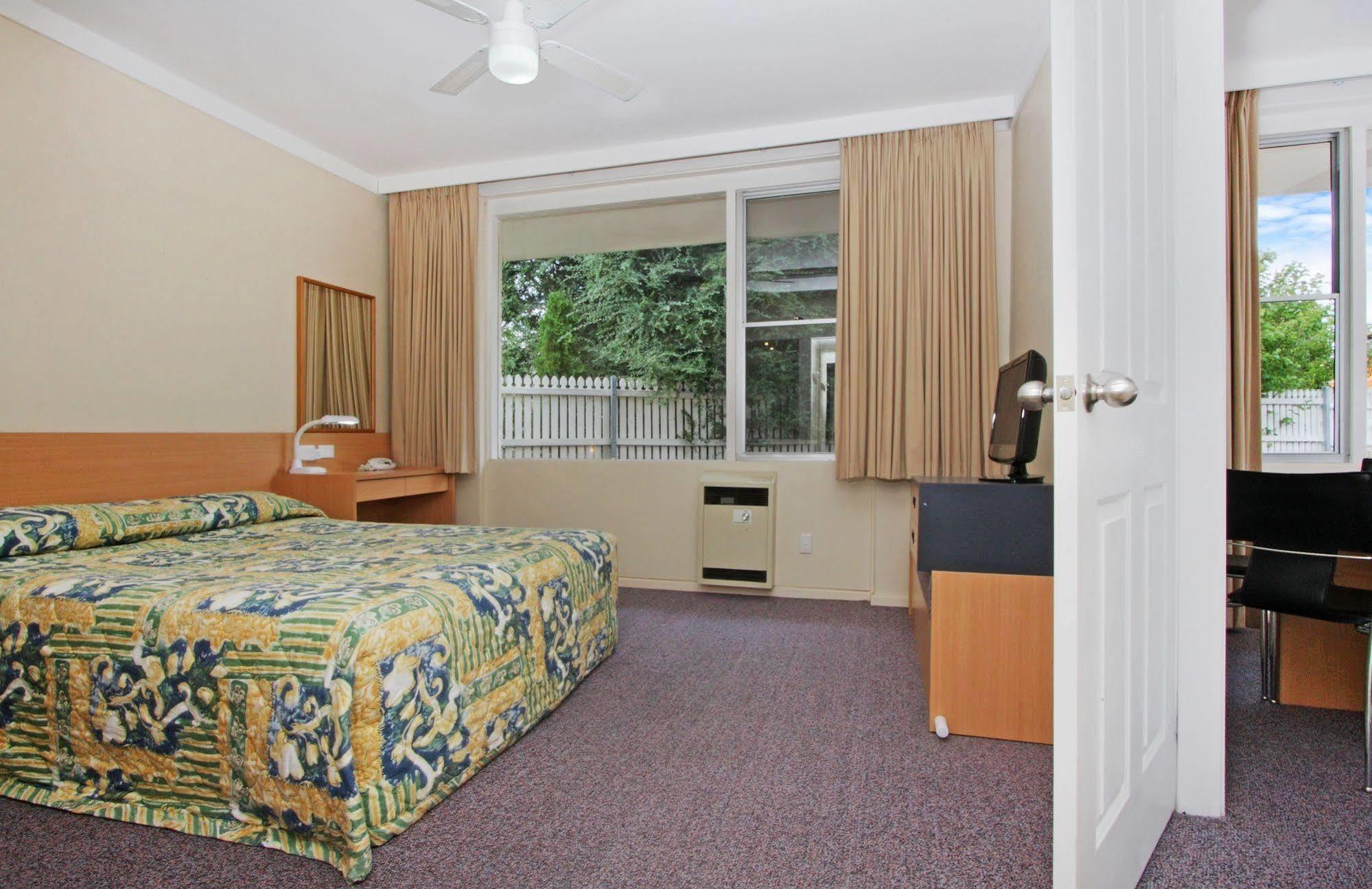 Redhill Cooma Motor Inn Eksteriør billede