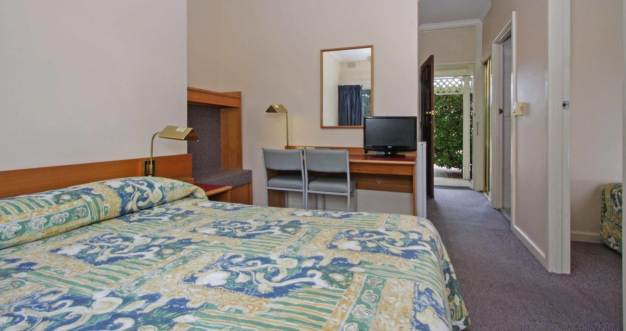 Redhill Cooma Motor Inn Eksteriør billede