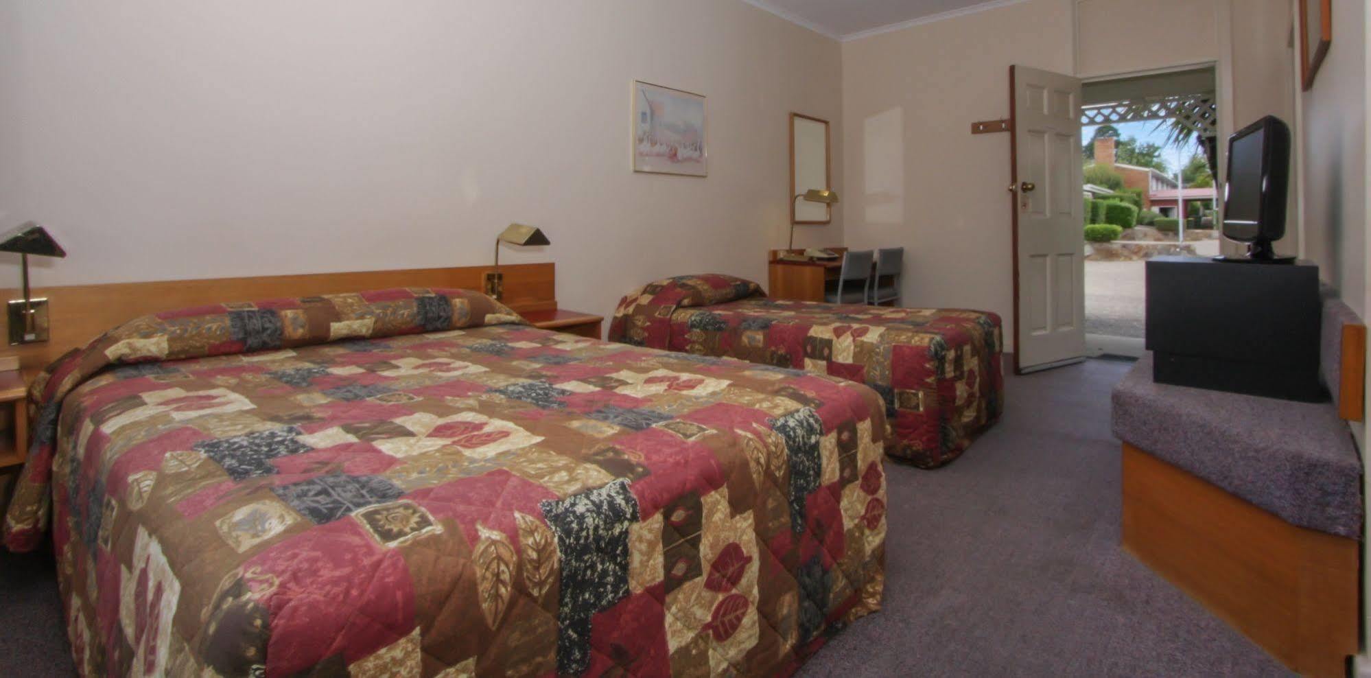Redhill Cooma Motor Inn Eksteriør billede