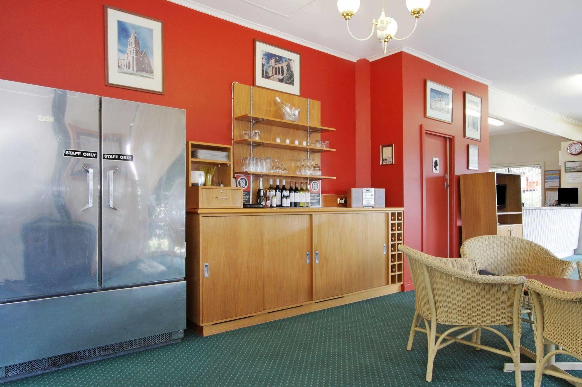Redhill Cooma Motor Inn Eksteriør billede