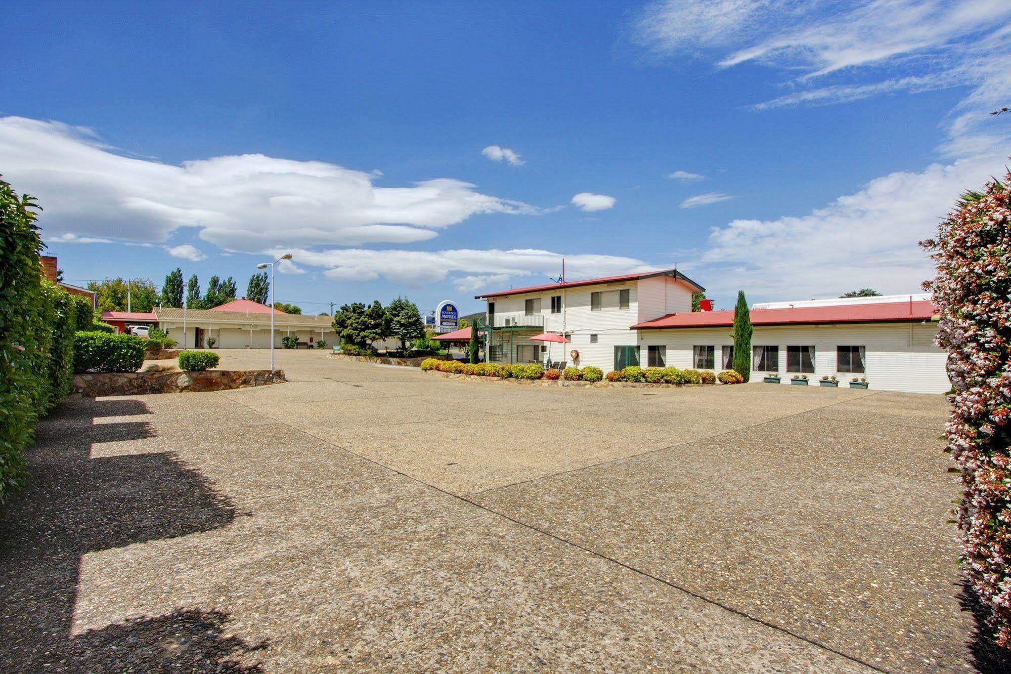 Redhill Cooma Motor Inn Eksteriør billede