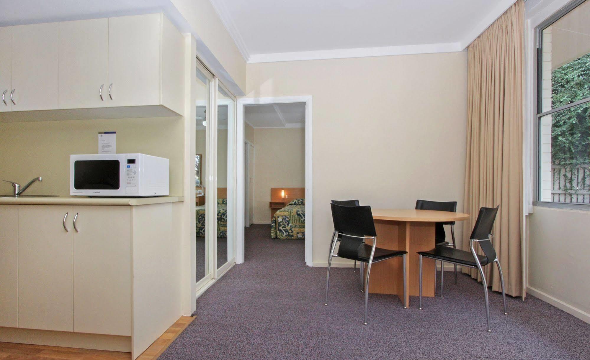 Redhill Cooma Motor Inn Eksteriør billede